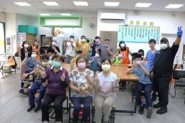 Enjoy the Dragon Boat Festival with a Good Appetite Together: Eden Invites Senior Citizens and Persons with Disabilities in the Community to Join in the Fun of Making Zongzi