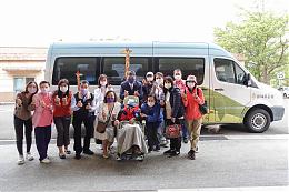 Eden and Hsinchu Veterans Home accompanied the 102-year-old grandpa back home and the dream-catching bus reached the great successful achievement