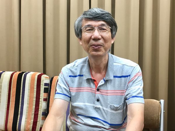 After retiring, Mr. Lin spends all his time in taking care of his son’s daily life