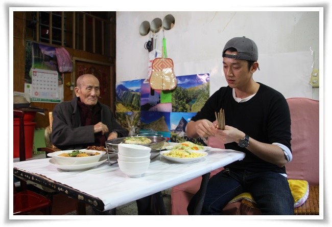Chris Wu prepared for rich meals with Eden Social Welfare Foundation